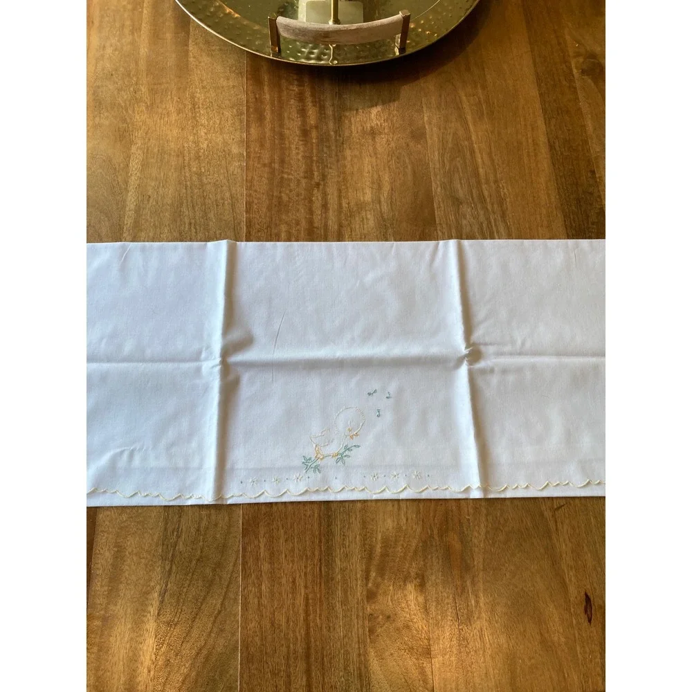 VTG Embroidered Crib Top Sheet and Pillow Case Set‎ Chick Classic